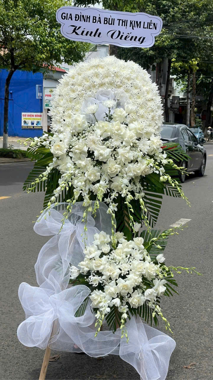 Kệ hoa lan trắng vĩnh hằng, hoa tang lễ Hóc Môn